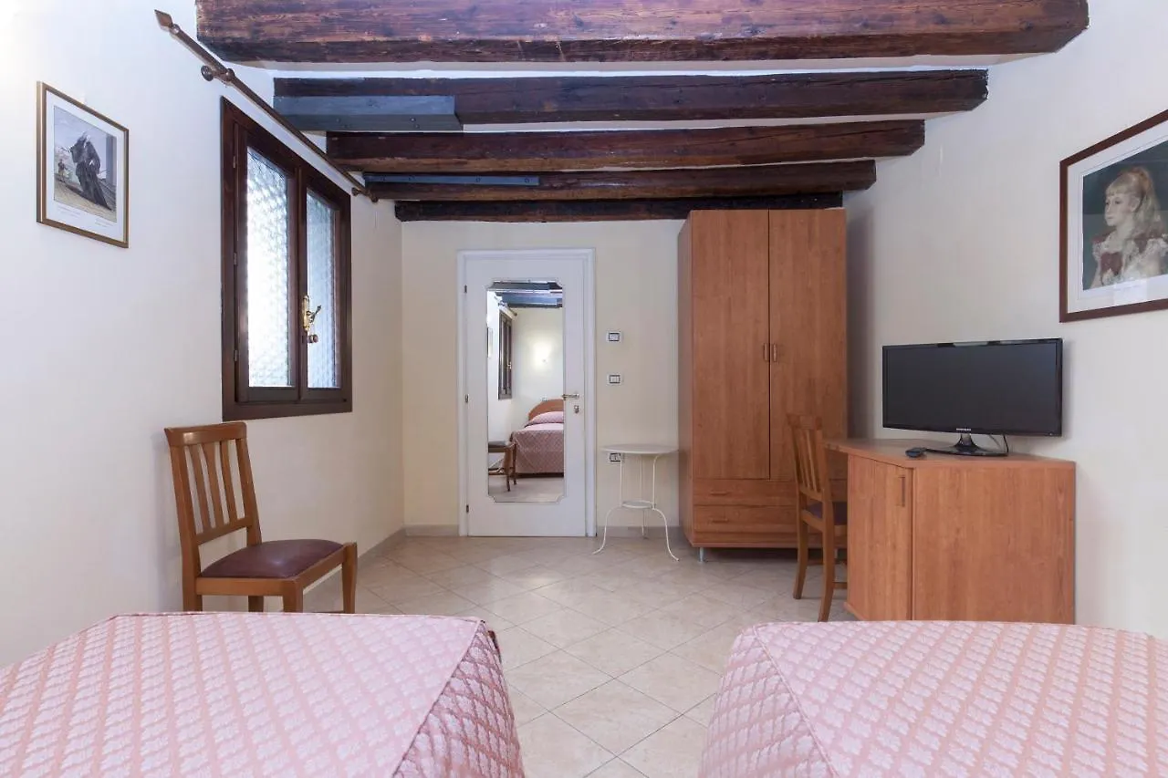 Casa Del Melograno Bed & Breakfast Venice 3*,