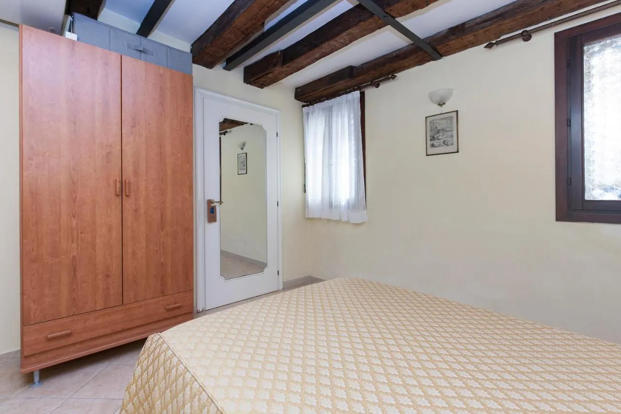 Casa Del Melograno Bed & Breakfast Venice 3*,