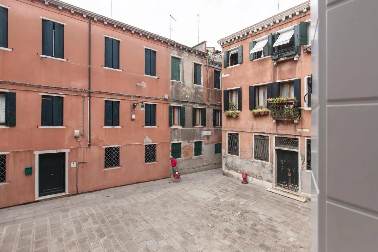 Casa Del Melograno Bed & Breakfast Venice Italy